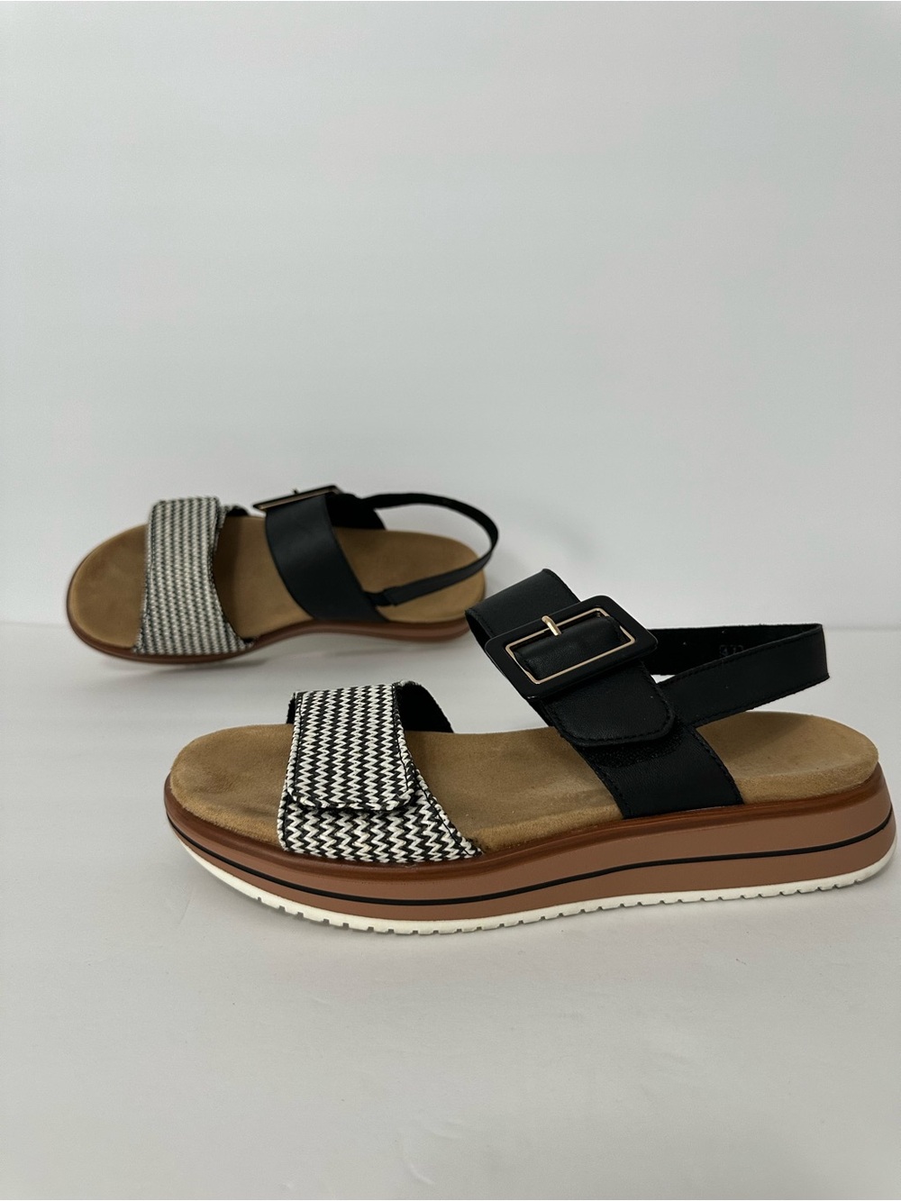 Remonte Black Strappy Platform Sandal Size 41/10US Beach Coastal Resort Bohemian